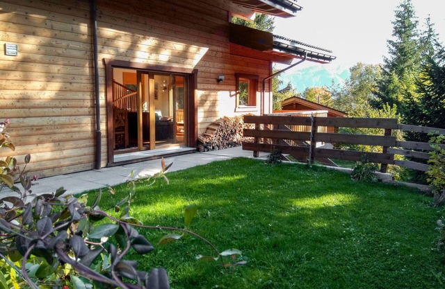 Beautiful private villa for 8 guests with WIFI, TV, terrace and parking