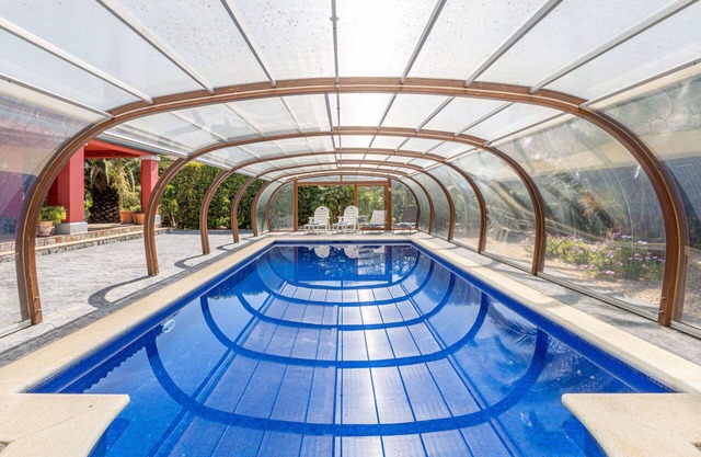 Beautiful private villa for 7 people with WIFI, A/C, private pool, TV, patio and parking