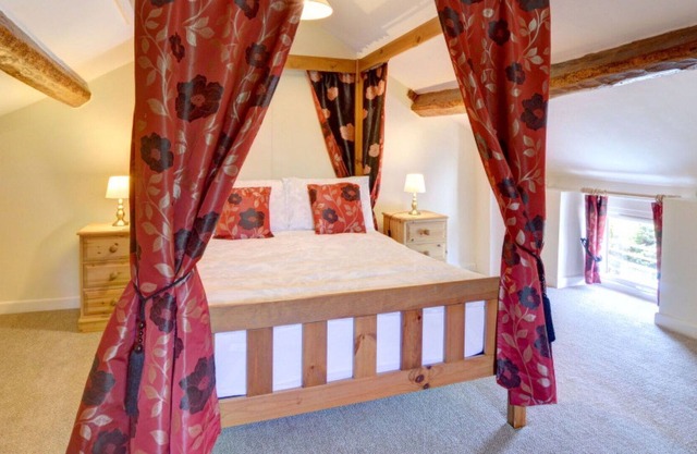 Beautiful private villa for 3 guests with WIFI, TV, patio and parking