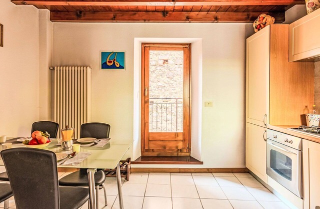Beautiful private villa for 4 guests with WIFI, TV, balcony, pets allowed and parking