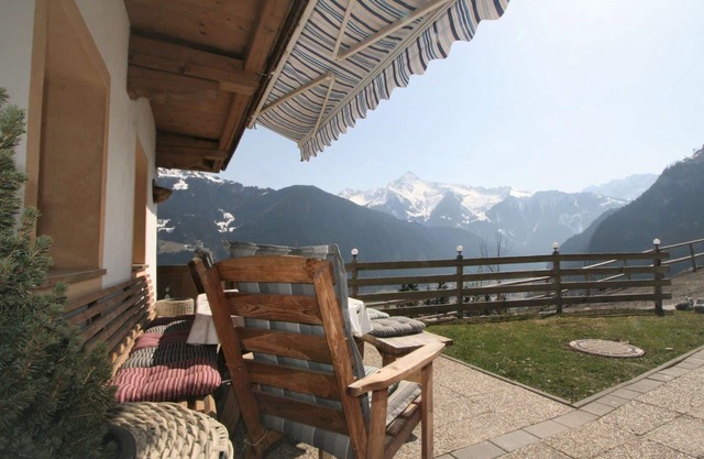 Beautiful private villa for 8 people with TV, terrace and parking