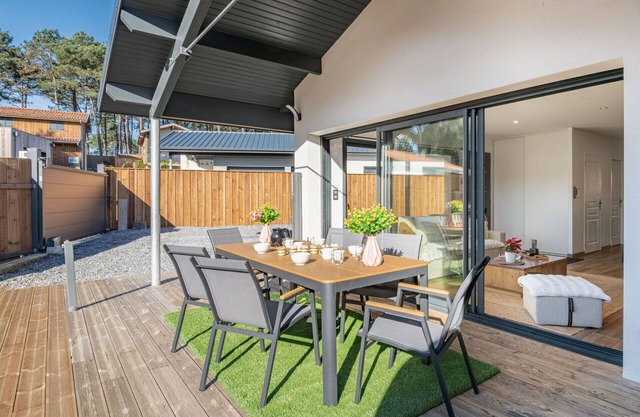 Beautiful private villa for 4 guests with A/C, WIFI, TV, terrace and pets allowed