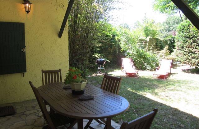 Beautiful private villa for 4 people with TV, terrace and pets allowed