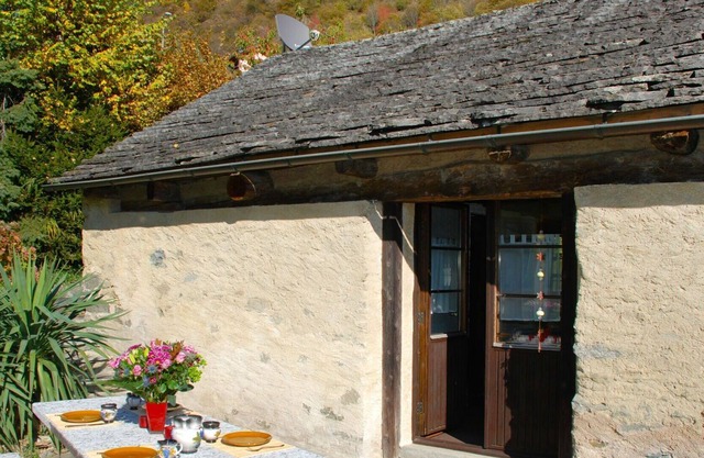 Beautiful private villa for 4 people with WIFI, TV, patio, pets allowed and panoramic view