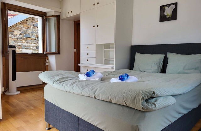 Beautiful private villa for 6 guests with WIFI, TV, balcony and pets allowed
