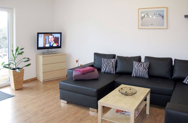 Beautiful private villa for 8 people with TV, terrace, pets allowed and parking