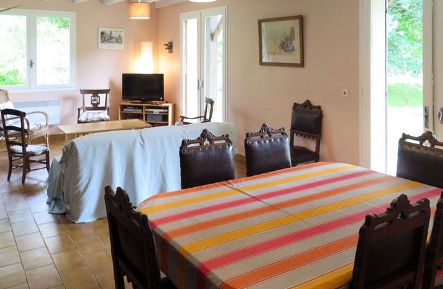 Beautiful private villa for 10 people with WIFI, TV, terrace and pets allowed