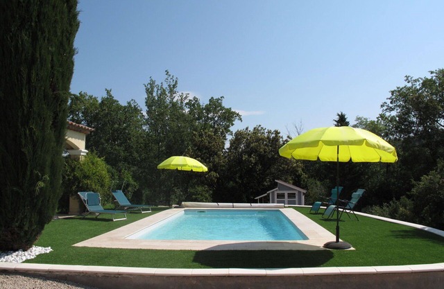 Beautiful private villa for 6 guests with WIFI, private pool, TV, terrace and parking