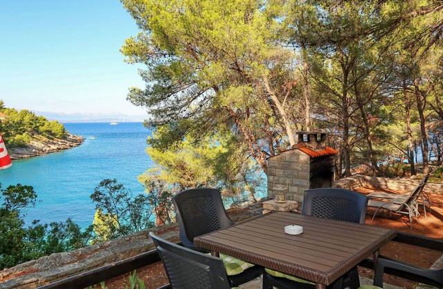 Beautiful private villa for 6 people with A/C, WIFI, TV, terrace and parking