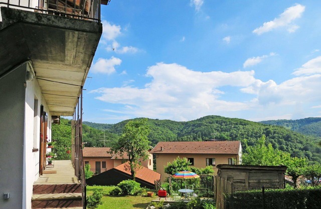 Beautiful private villa for 4 people with WIFI, TV, patio, pets allowed and parking