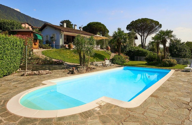 Beautiful private villa for 6 guests with A/C, private pool, WIFI, TV, terrace and parking