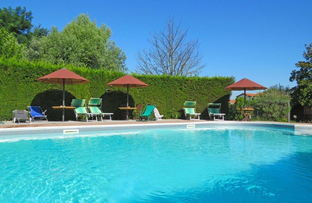 Beautiful private villa for 6 people with WIFI, pool, A/C, TV, balcony and parking