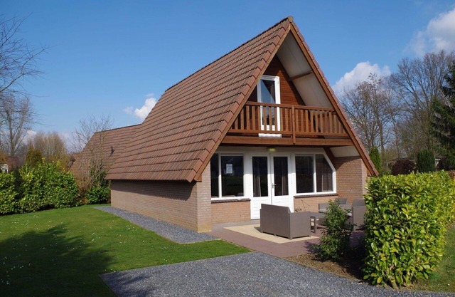 Beautiful private villa for 6 people with WIFI, pool, TV, terrace and parking