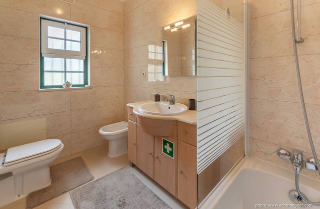 Beautiful apartment in a quiet location with sea views