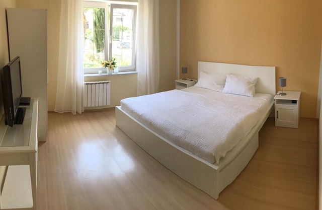 Beautiful quiet holiday house with three apartments and pool