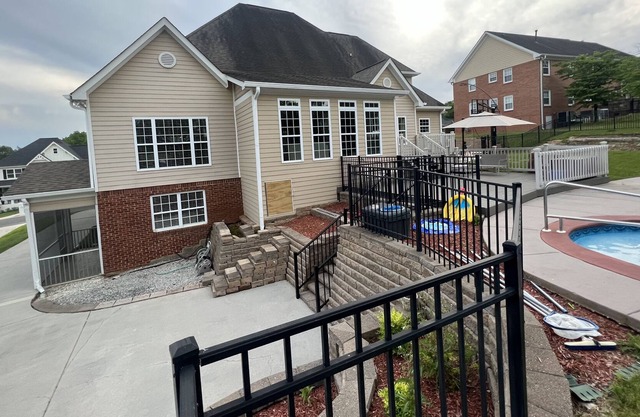 BEAUTIFUL quiet neighborhood poolside home suite.