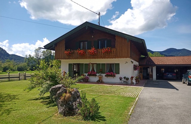 Beautiful quiet vacation apartment in the mountains and recognized resort of Jachenau