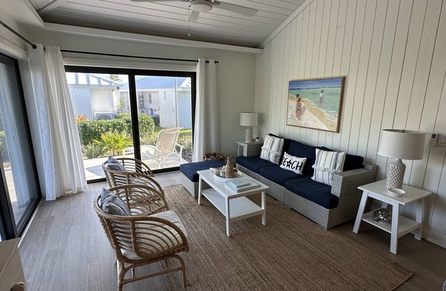 Beautiful & Quiet Villa in Bahamas - Steps from a Stunning Beach!