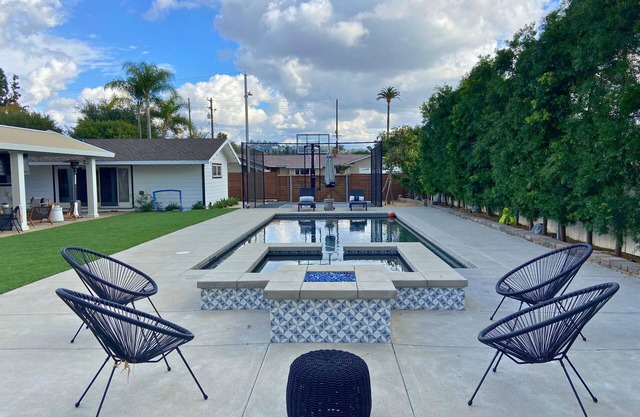 Beautiful Ranch Style Retreat - Minutes from OC BEACHES/DISNEY