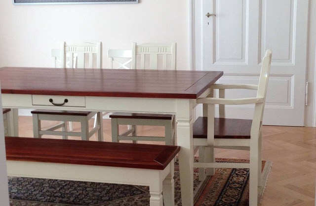 Beautiful Regensburg: Spacious and Bright Apartment in Great Location