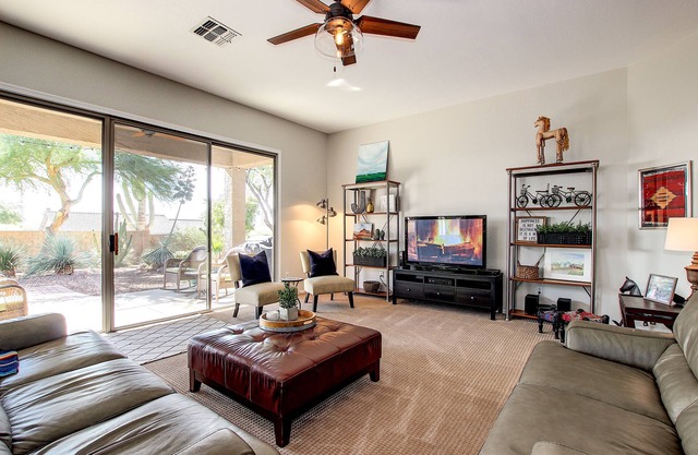 Beautiful! Remodeled! Wonderful for Couples or Snowbirds on Vacation!