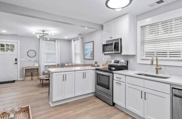Beautiful renovated 2Bed home!