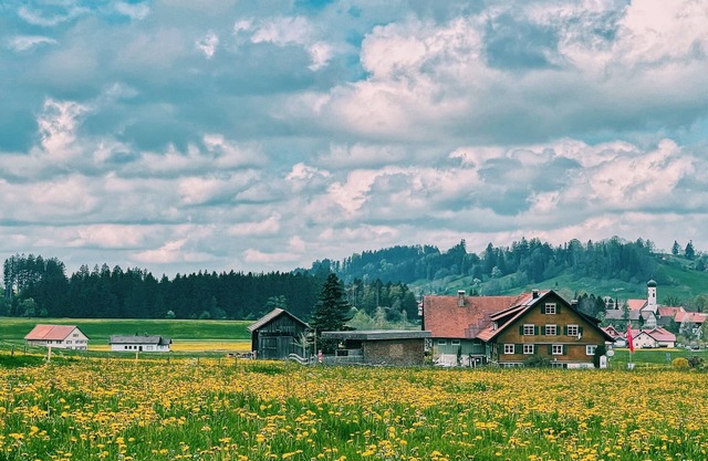 Beautiful, renovated 100 sqm vacation apartment in a former farmhouse in the Allgäu