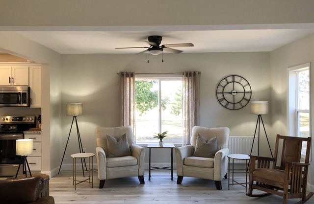 BEAUTIFUL Renovated Farmhouse!!