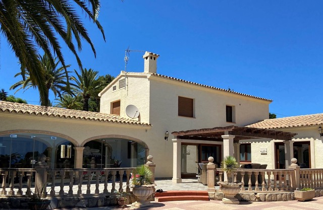 Beautiful Renovated Finca / Villa with Private Pool & Sea Views