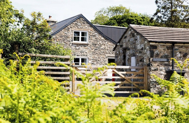 Beautiful rental cottage situated in the heart of the stunning Pembrokeshire National Park