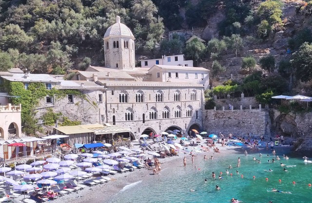 Beautiful restored country house near Portofino and beaches, 2-4 sleeps