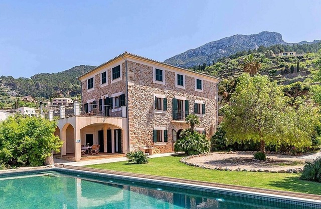 Beautiful Restored Finca, Private Pool, Superb Sea/Sunset Views in the Pretty Village of Banyalbufar