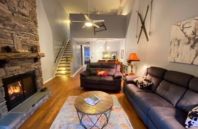 Beautiful Riverfront Townhome,nSteps to Historic Downtown Stowe