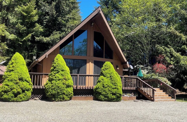 Beautiful Road Access House with dock