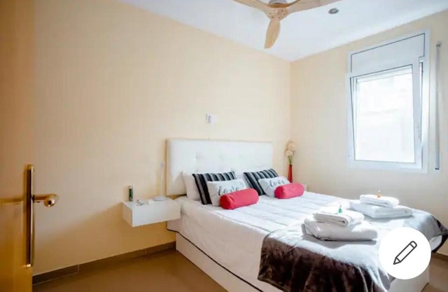 BEAUTIFUL ROOM RIVER