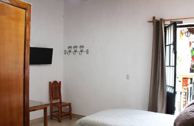 Beautiful room TURQUEZA with balcony TAXCOMAGICO