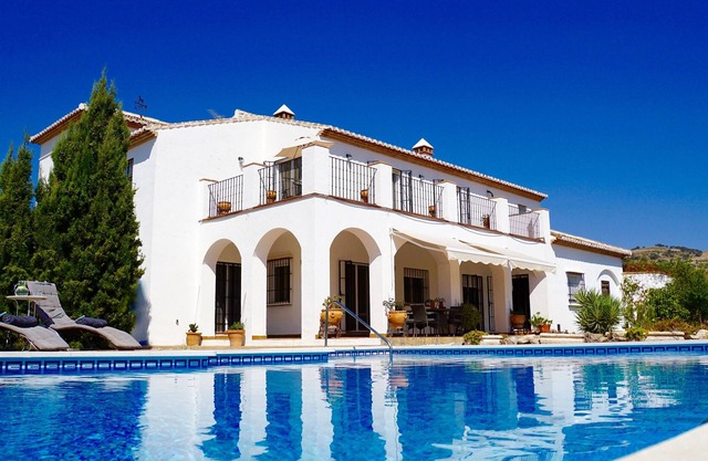 Beautiful rural Cortijo with large pool and breathtaking views