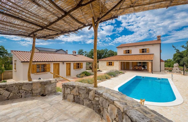 Beautiful rustic holiday house HOJEVICA