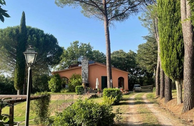 Beautiful, stately, private villa w/apartment. Pool, 4 terraces and olivegarden
