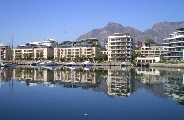 Beautiful, safe two bed apartment V & A Waterfront Cape Town * grading.