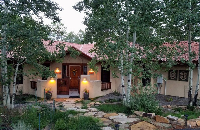 BEAUTIFUL SAN JUANS-Free golf/deck/hot tub/gas fire pit/hike/jeep/bike/fish !