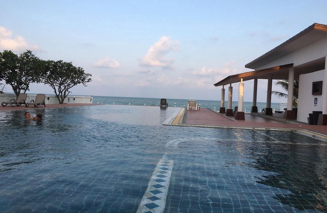 Beautiful, sea-view, 3-bedroom condo situated on the southern Gulf of Thailand