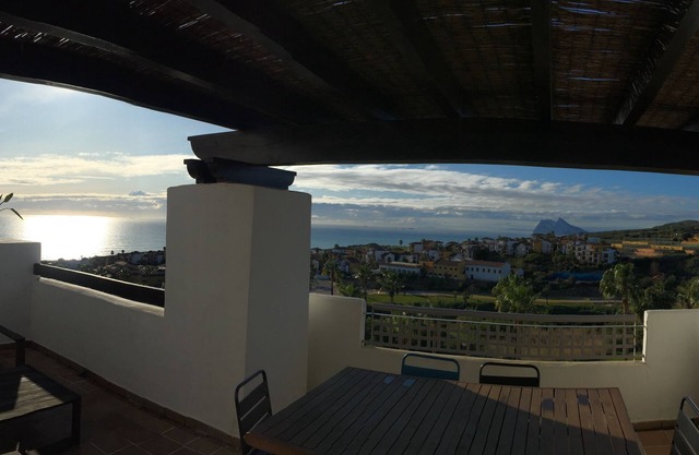 Beautiful Sea View Apartment Facing Gibraltar and Morroco