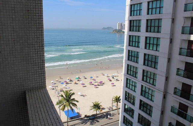 BEAUTIFUL SEA VIEW, FOOT IN THE SAND