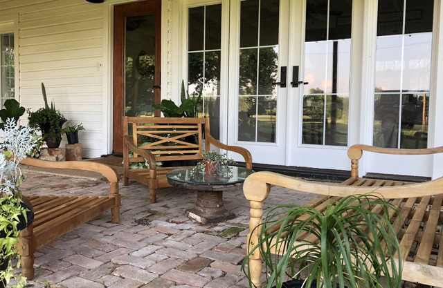 Beautiful, secluded farmhouse on 200 acres! Perfect for unplugging!