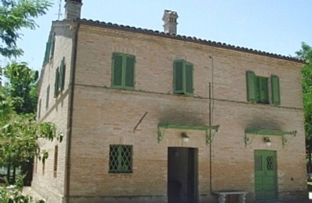 Beautiful, secluded Villa & pool in large, private gardens.