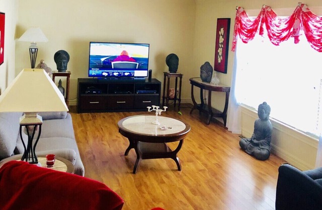Beautiful Shediac Bay Home Accommodates 2 Families Comfortably!!