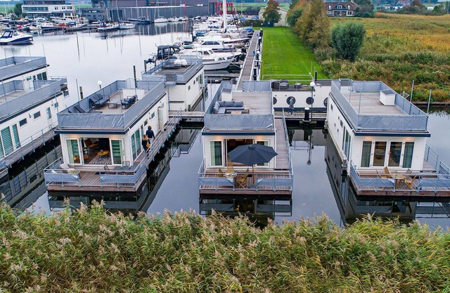 Beautiful Ship/boat in Aalsmeer With 2 Bedrooms and Wifi