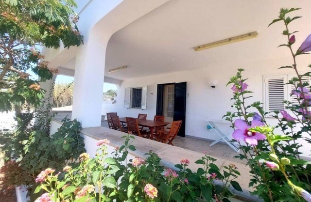 Beautiful small villa on the hill of Torre Vado