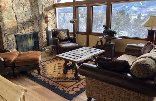 Beautiful Snowmass Village Family Home, Stunning Mountain Views Sleeps 8